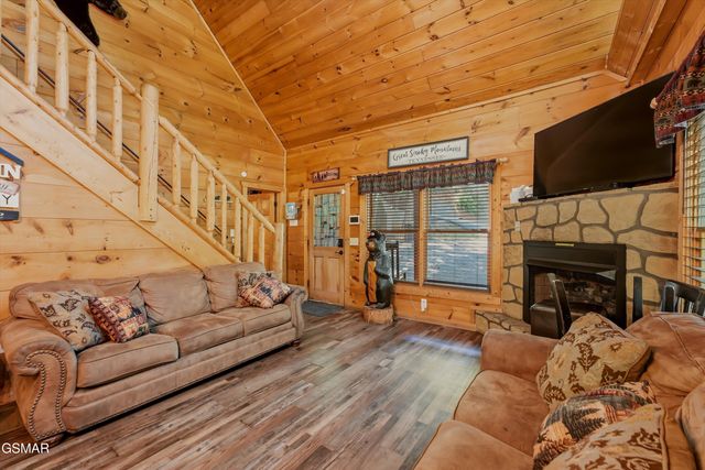 1605 Silver Poplar Lane, Sevierville, TN 37876