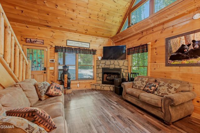 1605 Silver Poplar Lane, Sevierville, TN 37876
