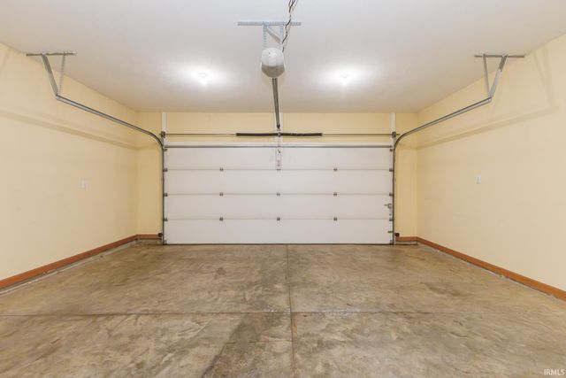 101 E Charter Drive, Muncie, IN 47303