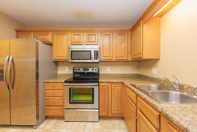 101 E Charter Drive, Muncie, IN 47303