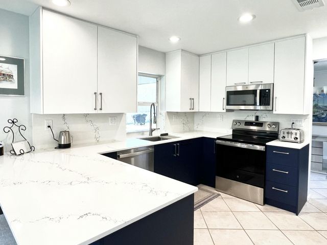 3289 NW 25th Way, Boca Raton, FL 33434