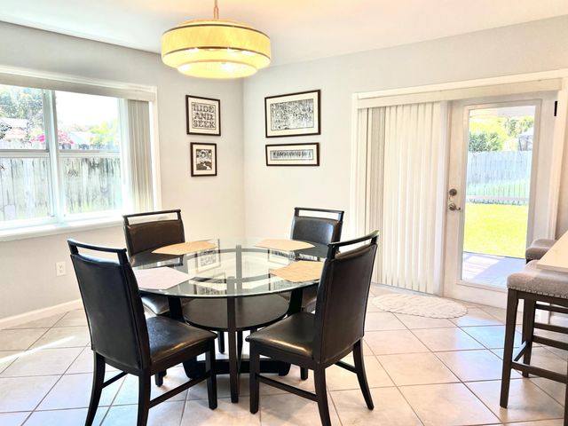 3289 NW 25th Way, Boca Raton, FL 33434