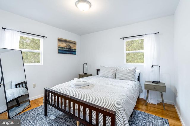 221 DEWDROP LN, Hedgesville, WV 25427