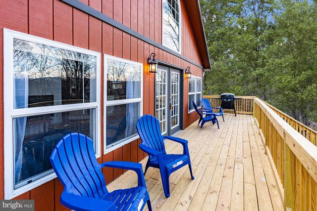221 DEWDROP LN, Hedgesville, WV 25427