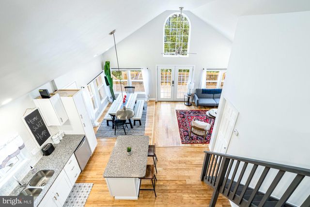 221 DEWDROP LN, Hedgesville, WV 25427