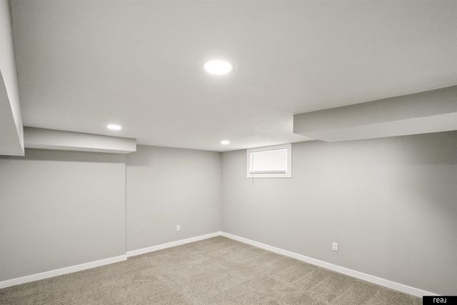 2881 Mary Street, Omaha, NE 68112