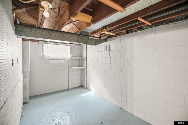 2881 Mary Street, Omaha, NE 68112