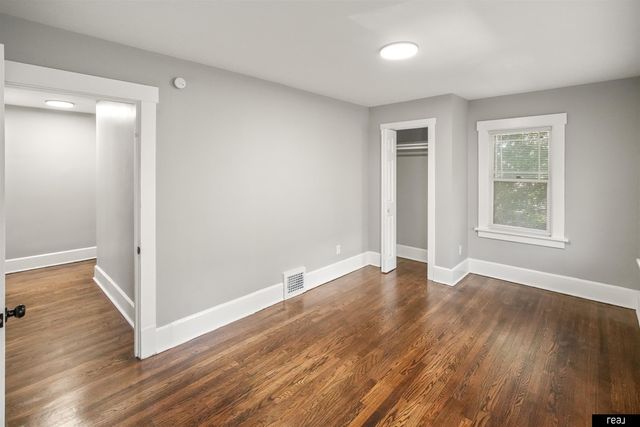 2881 Mary Street, Omaha, NE 68112