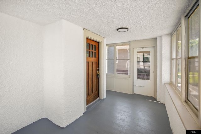 2881 Mary Street, Omaha, NE 68112