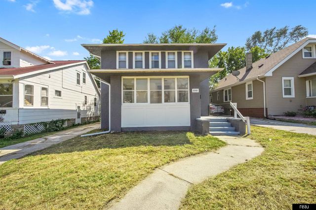 2881 Mary Street, Omaha, NE 68112