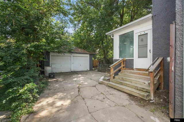 2881 Mary Street, Omaha, NE 68112