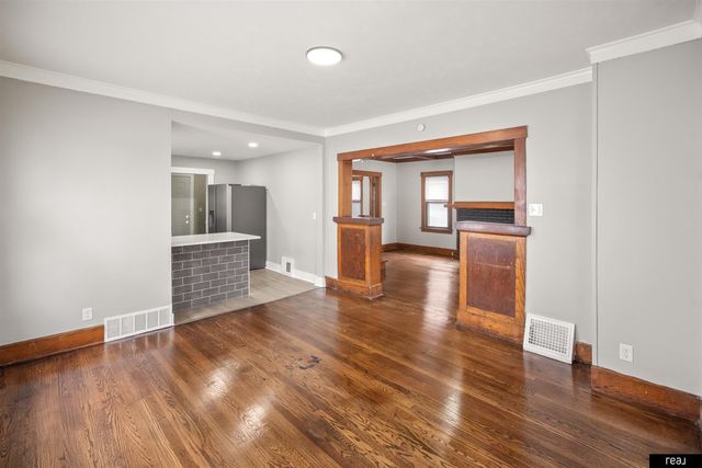 2881 Mary Street, Omaha, NE 68112