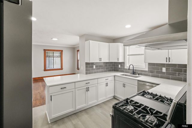 2881 Mary Street, Omaha, NE 68112