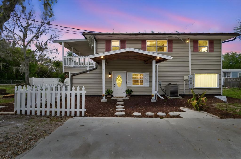 11945 WANDA AVENUE, New Port Richey, FL 34654