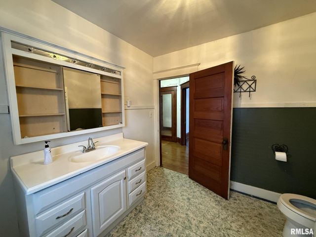 682 WILLARD Street, Galesburg, IL 61401