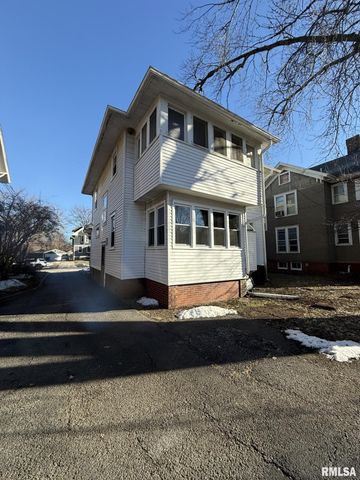 682 WILLARD Street, Galesburg, IL 61401