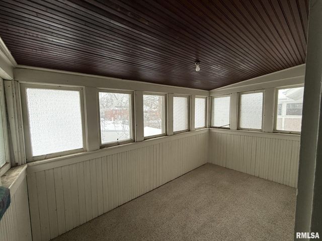 682 WILLARD Street, Galesburg, IL 61401