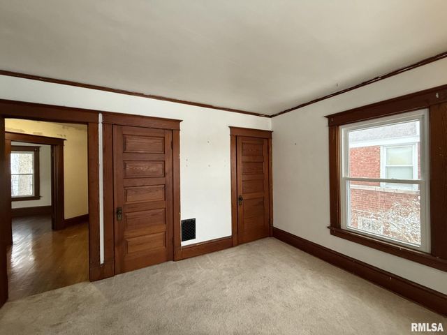 682 WILLARD Street, Galesburg, IL 61401