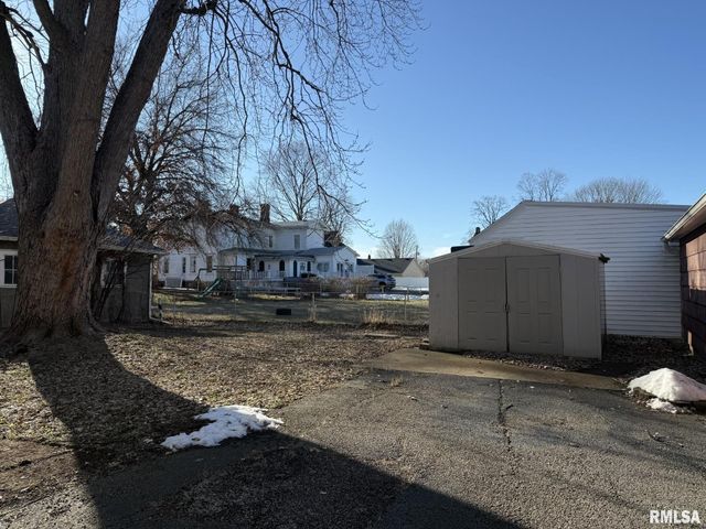 682 WILLARD Street, Galesburg, IL 61401