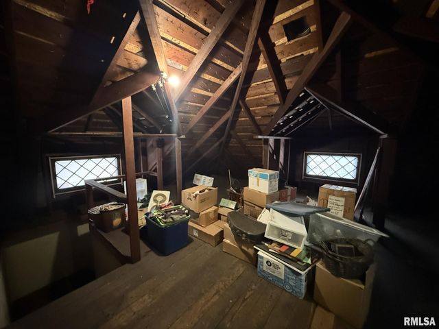 682 WILLARD Street, Galesburg, IL 61401