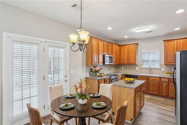 114 Highgrove Place, Mcdonough, GA 30253