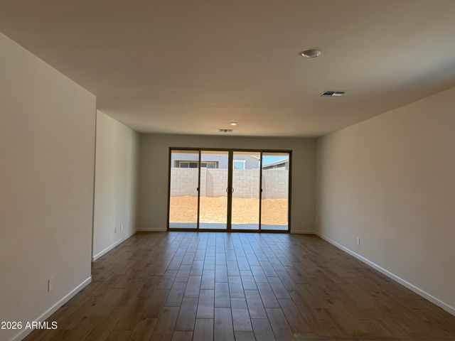 18252 W CREEDANCE Boulevard, Surprise, AZ 85387