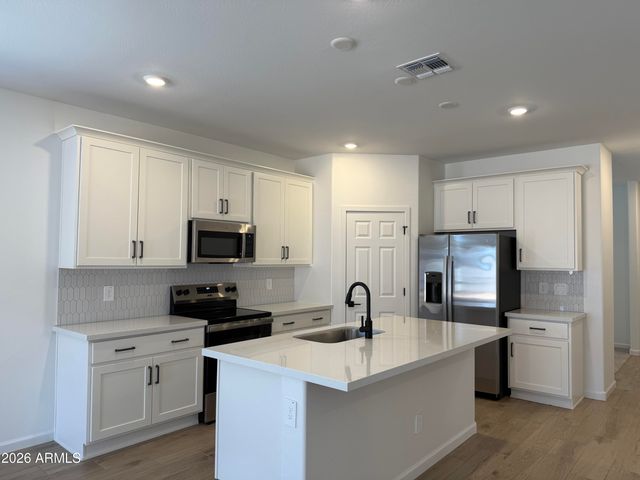 18252 W CREEDANCE Boulevard, Surprise, AZ 85387