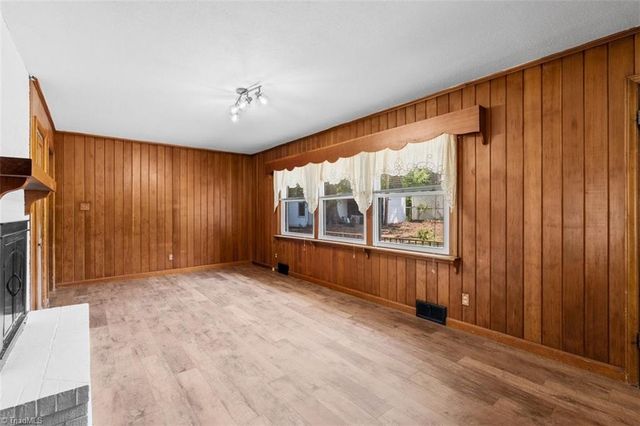 288 Frye Bridge Road, Clemmons, NC 27012