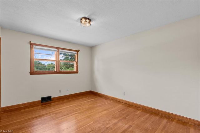 288 Frye Bridge Road, Clemmons, NC 27012