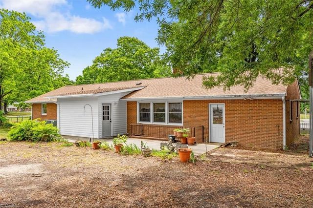 288 Frye Bridge Road, Clemmons, NC 27012
