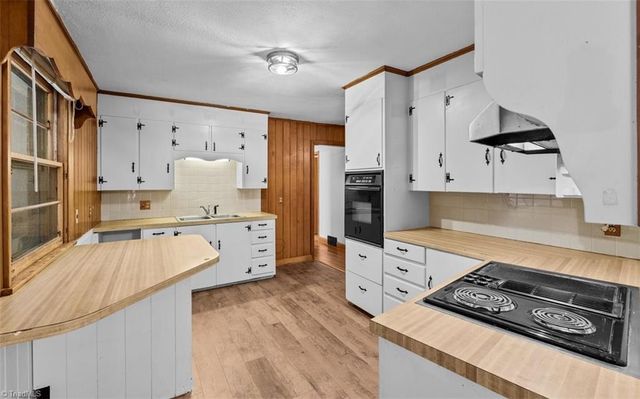 288 Frye Bridge Road, Clemmons, NC 27012