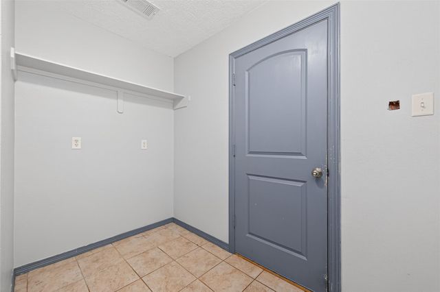 10542 Parkside Drive, Willis, TX 77318