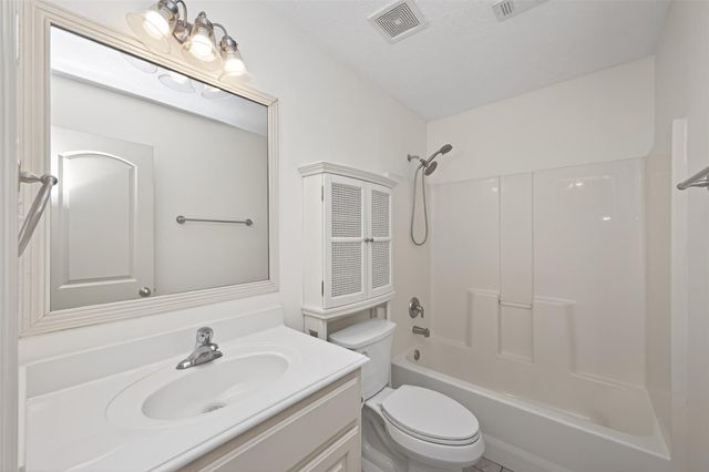 10542 Parkside Drive, Willis, TX 77318