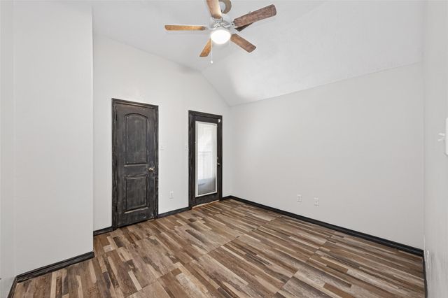 10542 Parkside Drive, Willis, TX 77318