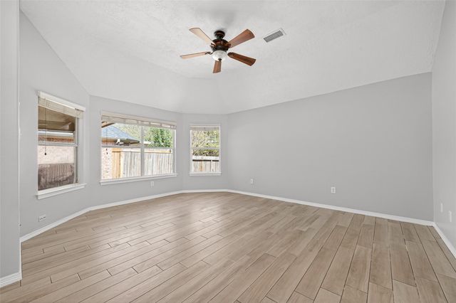 10542 Parkside Drive, Willis, TX 77318