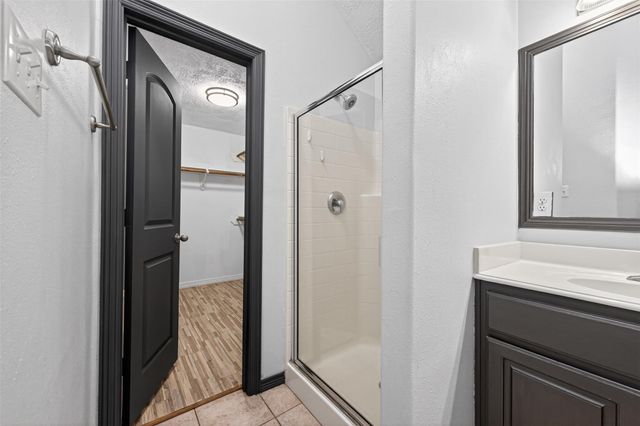 10542 Parkside Drive, Willis, TX 77318