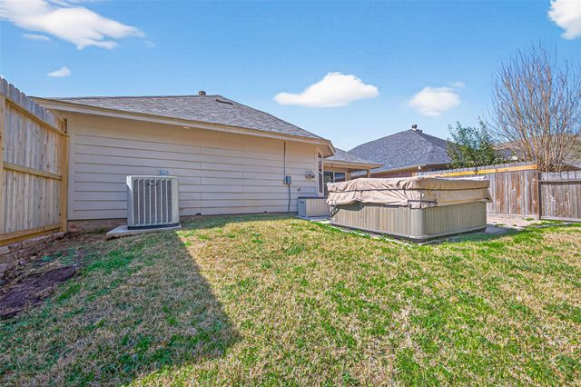10542 Parkside Drive, Willis, TX 77318