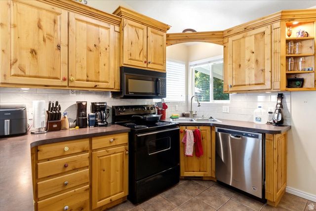 863 TAYLOR AVE, Ogden, UT 84404
