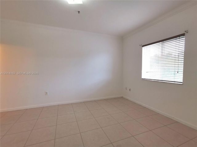 17350 NW 67th Ave 301, Hialeah, FL 33015