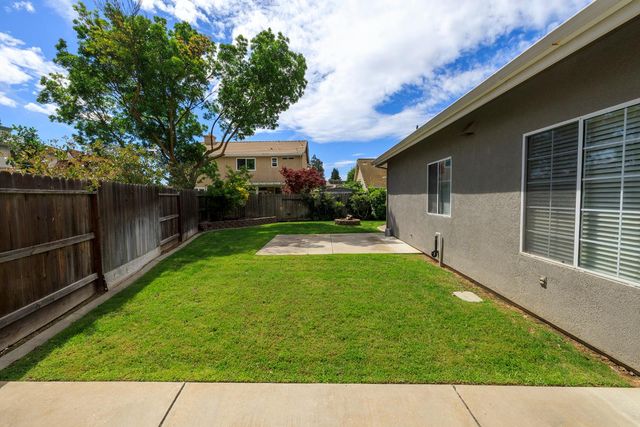 2505 Mission Ct, Escalon, CA 95320