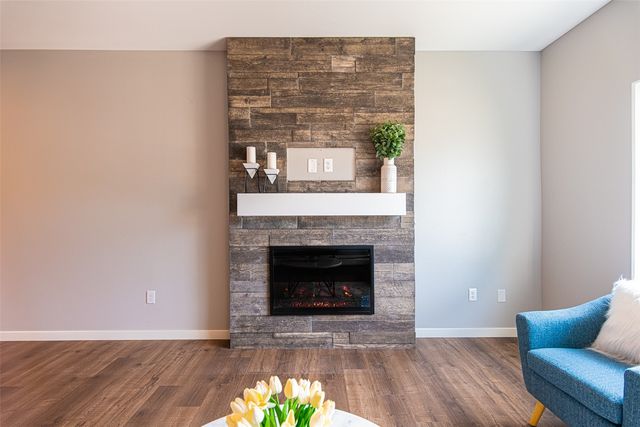 637 Catherine Drive, Tiffin, IA 52340