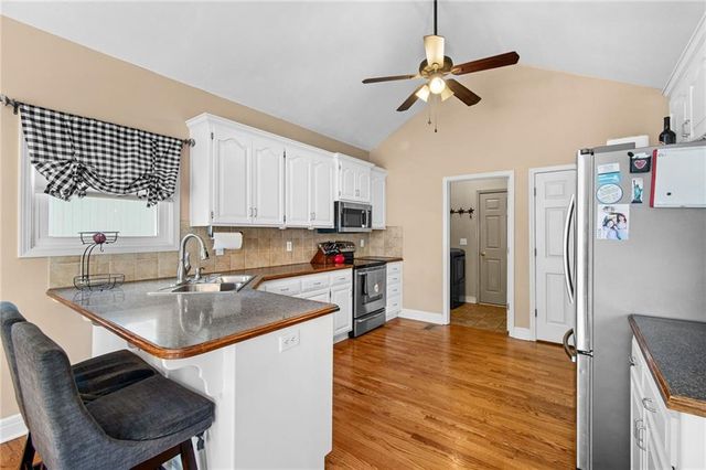 10727 N Tennessee Avenue, Kansas City, MO 64157