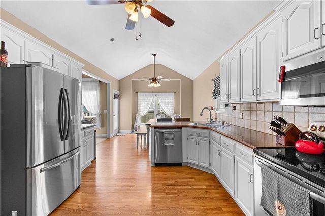 10727 N Tennessee Avenue, Kansas City, MO 64157