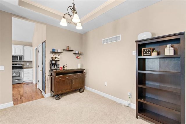 10727 N Tennessee Avenue, Kansas City, MO 64157