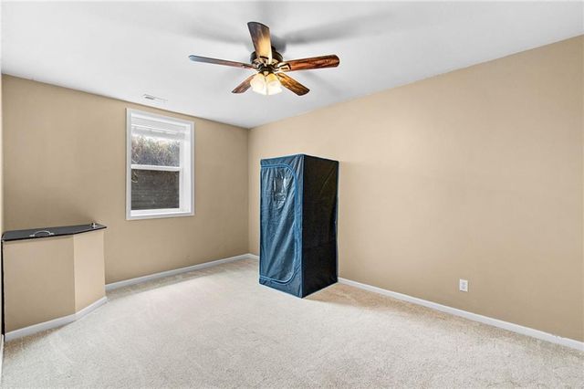 10727 N Tennessee Avenue, Kansas City, MO 64157