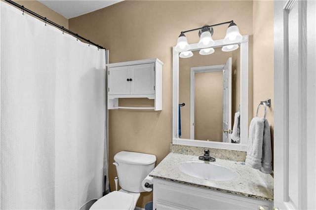 10727 N Tennessee Avenue, Kansas City, MO 64157