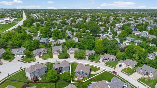 10727 N Tennessee Avenue, Kansas City, MO 64157