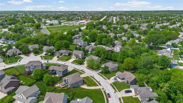 10727 N Tennessee Avenue, Kansas City, MO 64157