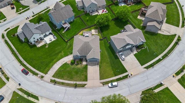 10727 N Tennessee Avenue, Kansas City, MO 64157