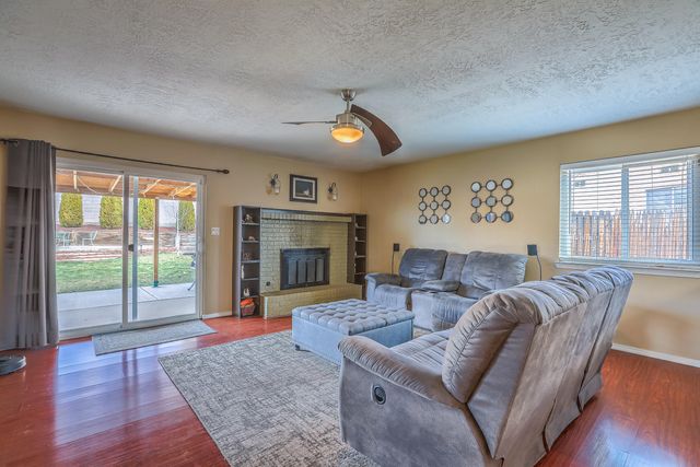 11109 Hagen Road NE, Albuquerque, NM 87111